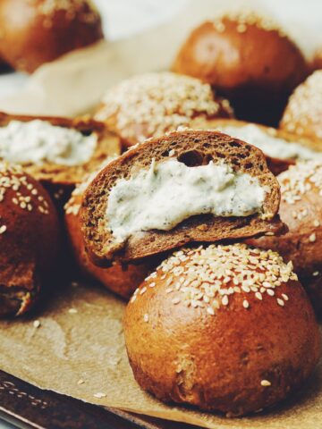 pumpernickel bagel bombs_hot for food